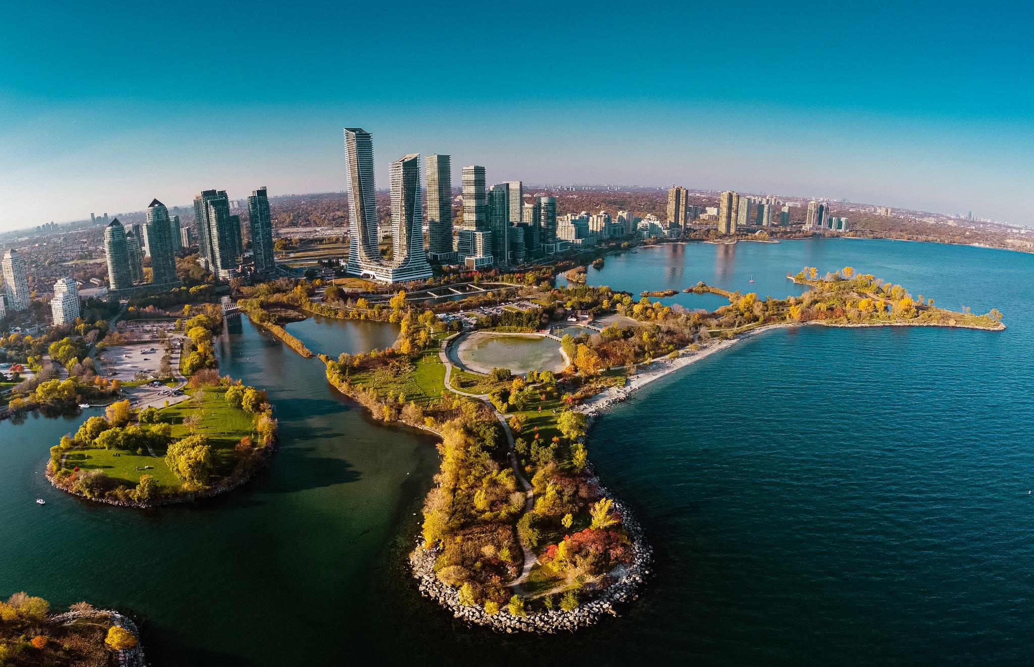 Luchtfoto Humber Bay Park in Toronto aan het water
