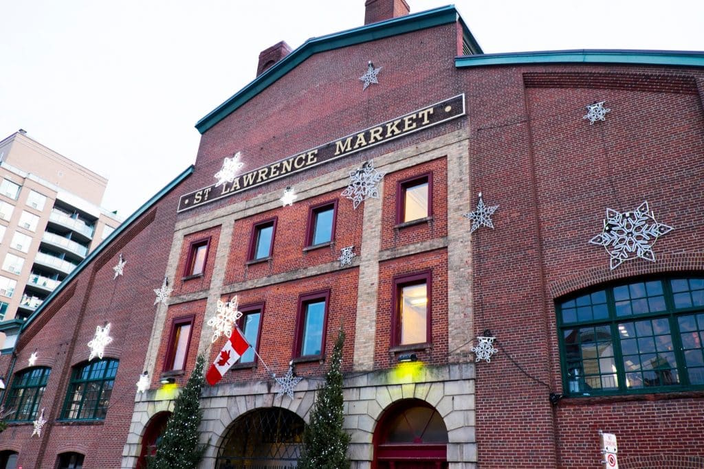 St. Lawrence Market versierd voor de winter