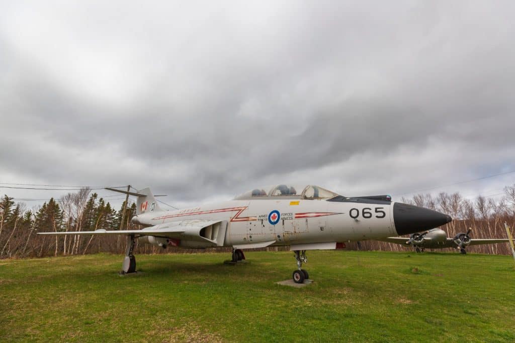 Militair vliegtuig tentoongesteld in Gander, Newfoundland