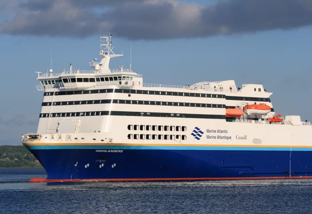 Marine Atlantic veerboot bij North Sydney op zee