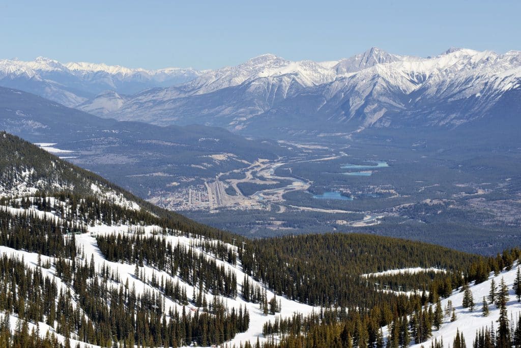 Wintersport Jasper - Marmot Basin berglandschap in Jasper