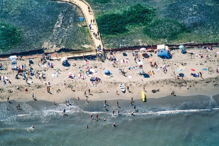 Atlantisch Canada NB Kouchibouguac National Park strand met houten loopbrug