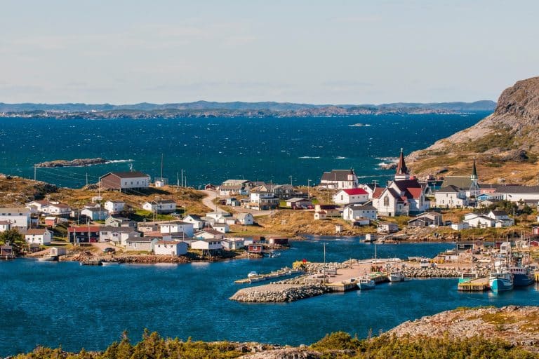 Atlantisch Canada NL Fogo Island haven en dorp gezien vanaf hoogte