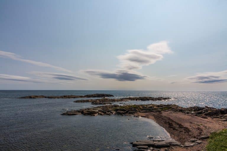 Atlantisch Canada NL Red Bay kleine eilanden en kust