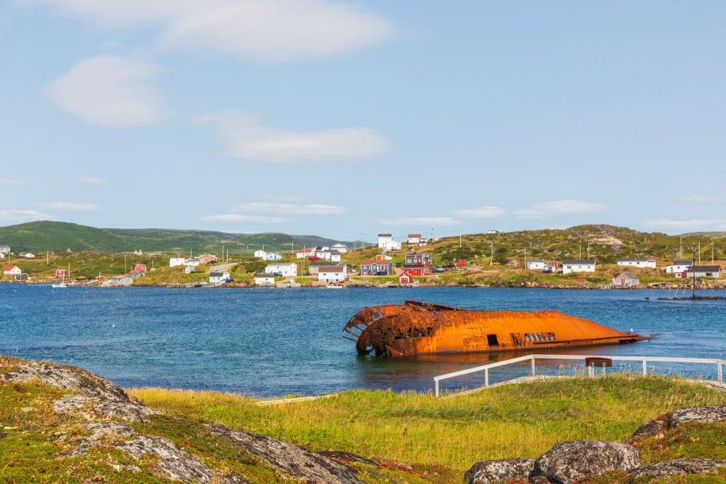 Atlantisch Canada NL Red Bay scheepswrak in de baai