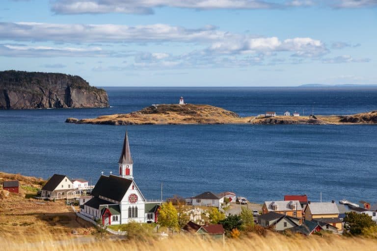 Atlantisch Canada NL Trinity dorp met kerk en baai