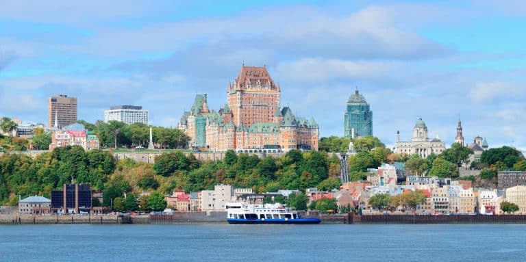 Quebec City skyline met Château Frontenac aan de rivier