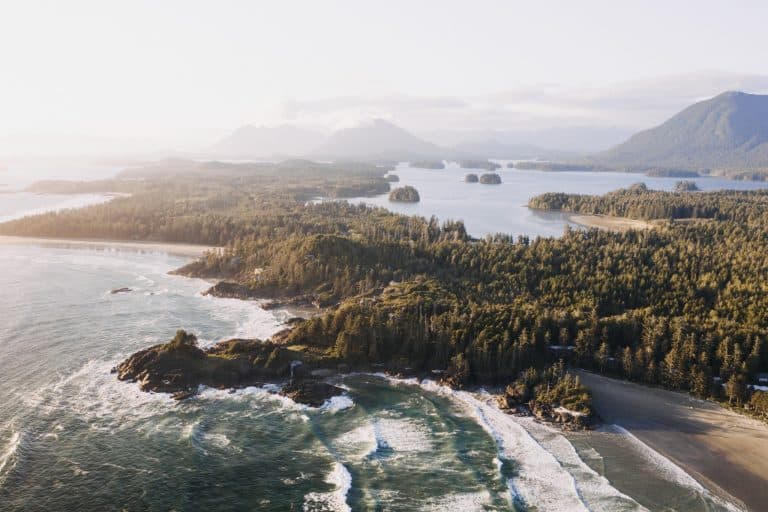 West Canada BC Pacific Rim National Park kustlijn met eilanden en bos