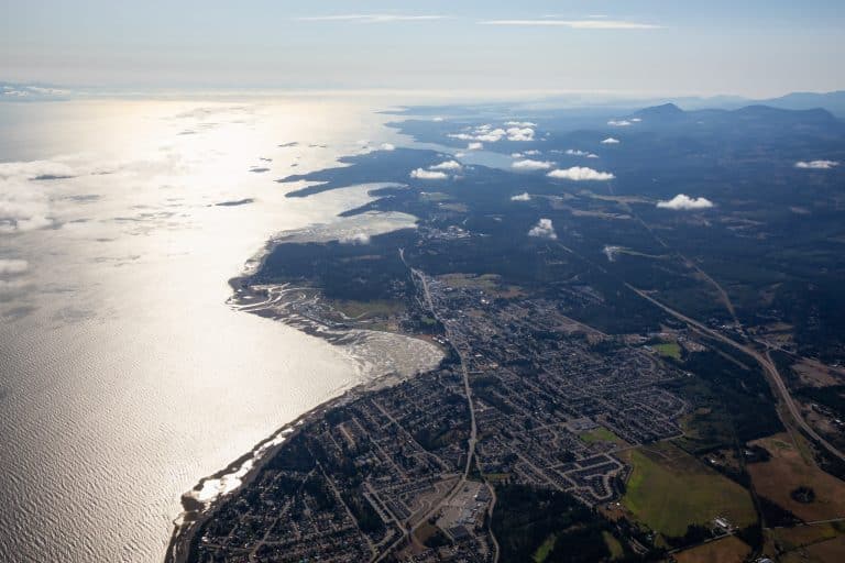 West Canada BC Parksville luchtfoto kustlijn en stad