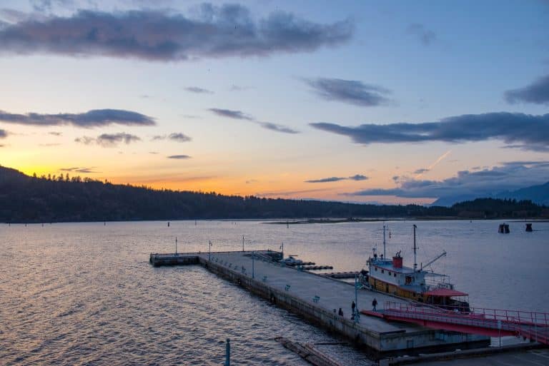 West Canada BC Port Alberni pier en haven bij zonsondergang