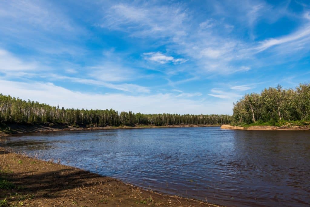 Yukon Noord Canada NT Hay River brede rivier met bocht