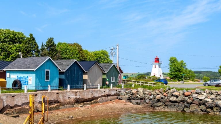 Atlantisch Canada PEI Victoria by the Sea haven met houten huisjes en vuurtoren
