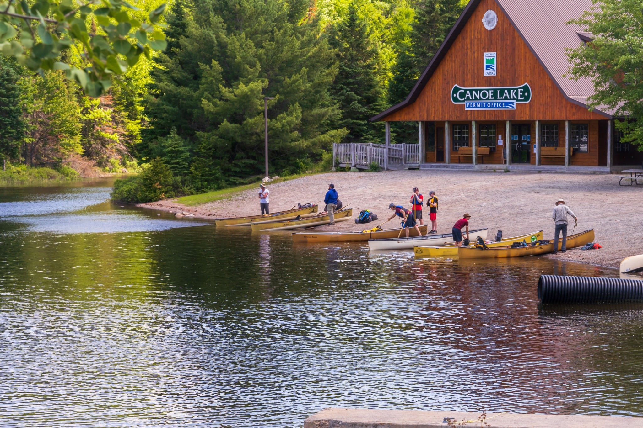Oost Canada ON Algonquin Provincial Park Canoe Lake permit office