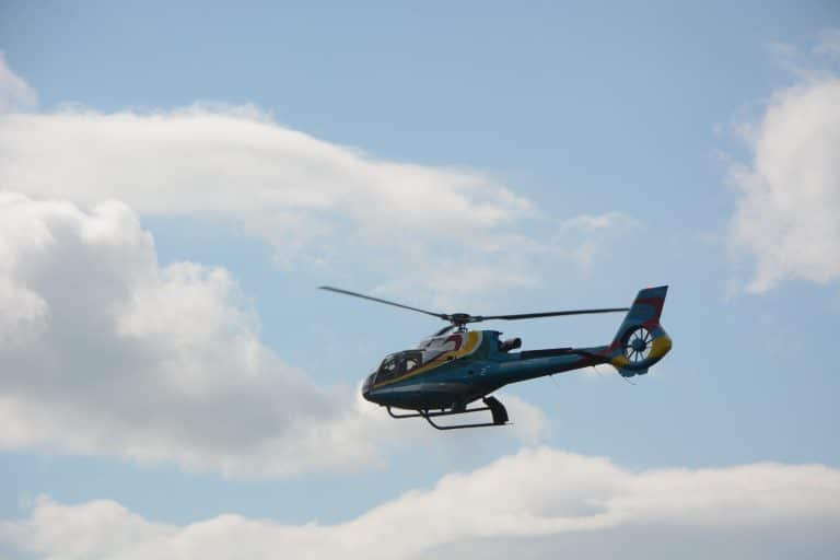 Oost Canada ON Niagara Falls helikoptervlucht boven de watervallen
