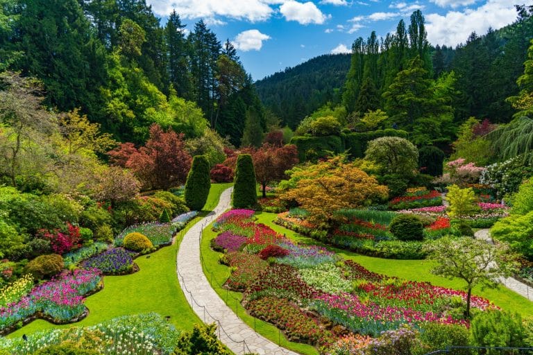 West Canada BC Victoria Butchart Gardens bloementuin met wandelpad